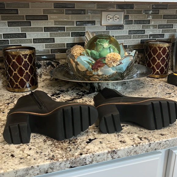 Naturalizer Black Booties size 7.5W - Picture 6 of 11